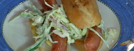 хот-доги с зелеными овощами и горчичным майонезом. Шаг 10