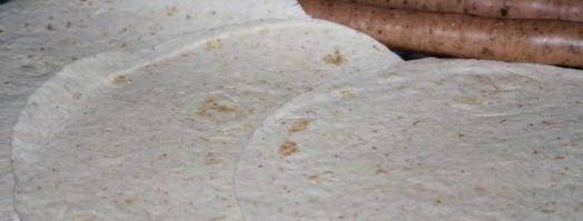 хот-доги в пите с тирольскими колбасками на мангале. Шаг 4