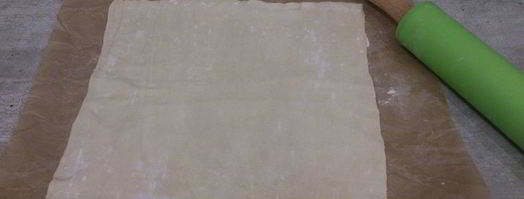 плетеный хот-дог. Шаг 3