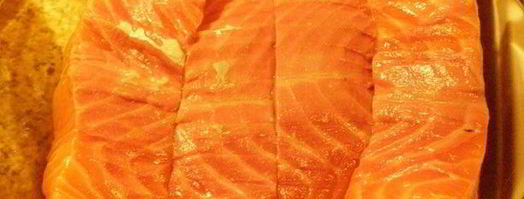 маринованная семга с лимонным соком, кориандром и перцем. Шаг 4