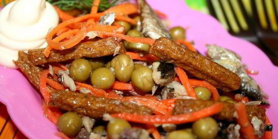 Корейская морковка с сухариками