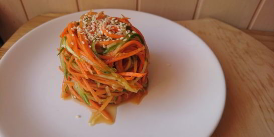 Морковь по-корейски с огурцом