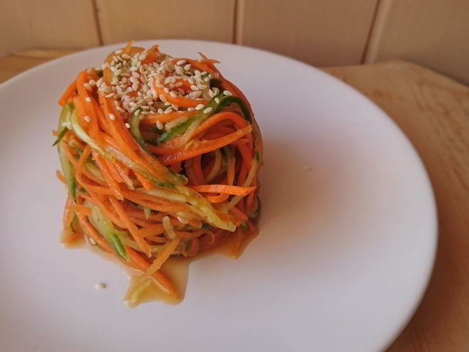 Рецепт моркови по-корейски с огурцом