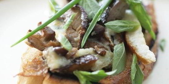 Омлет с грибами и куриной печенкой