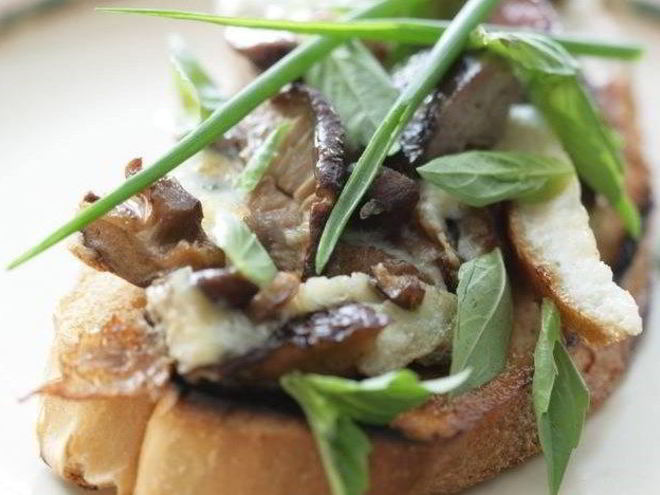 Рецепт омлета с грибами и куриной печенкой