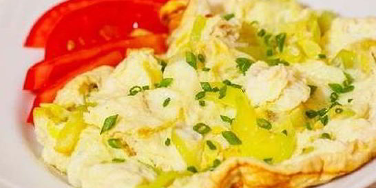 Омлет с кабачками и брынзой