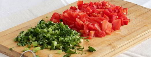 омлет с помидорами, сыром и зеленью. Шаг 4