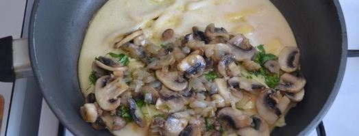 омлет с сыром и грибами. Шаг 7