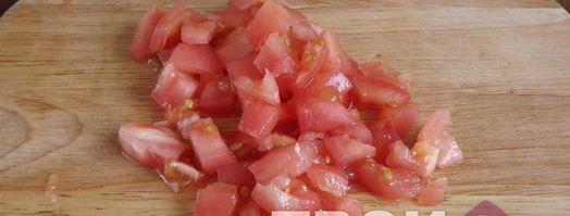 омлет с томатами и зеленым горошком. Шаг 4