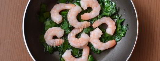 омлет со шпинатом и креветками. Шаг 5