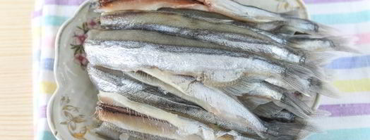 жареная мойва в омлете. Шаг 5