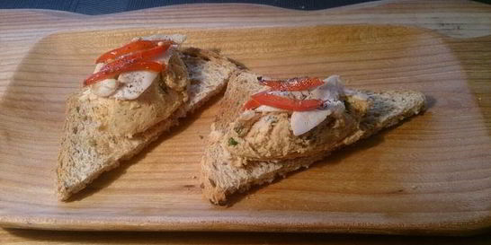 Паштет из курицы с голубым сыром, инжиром и орехами