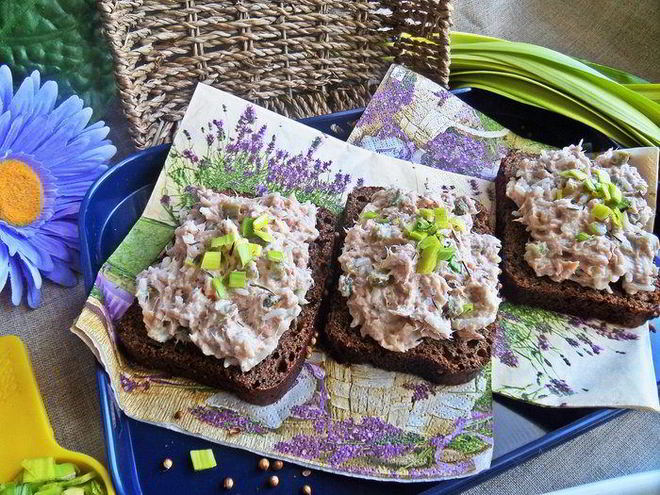 Рецепт паштета из тунца с яблоком и рисом