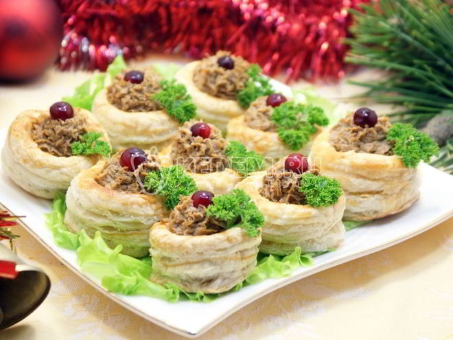 Рецепт праздничного паштета в волованах