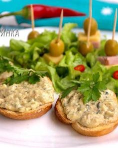 Сырный паштет из цукини с миндалем