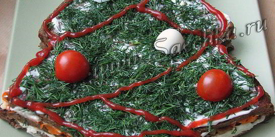 Печеночный торт в виде елочки