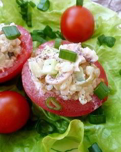 Помидоры, фаршированные рисом и осьминогами