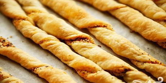 Пряные сырные палочки