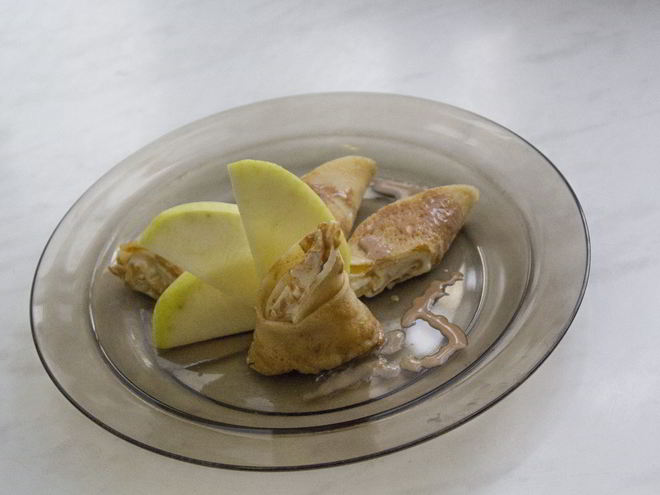 Рецепт роллов десертных с хурмой и яблоками в русском стиле