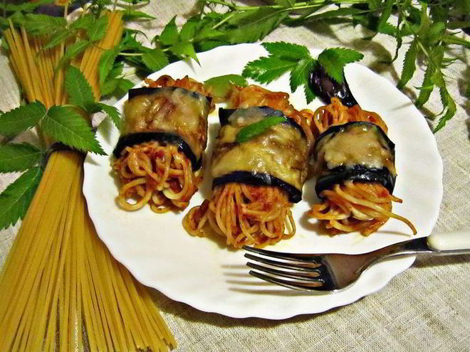 Рецепт роллов из баклажанов со спагетти