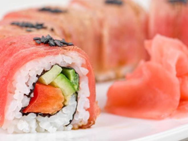 Рецепт роллов из тунца, перца, авокадо и огурца