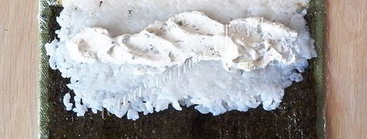 роллы с крабовыми палочками. Шаг 5