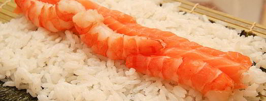 роллы с креветками, чукой и лососем. Шаг 5