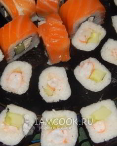 Роллы с креветками и огурцом