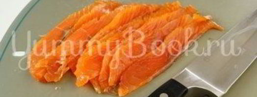 роллы с лососем и филадельфией. Шаг 4