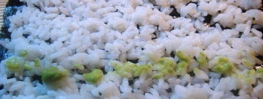 роллы с семгой и авокадо. Шаг 7