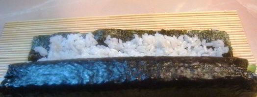 роллы с семгой и авокадо. Шаг 10