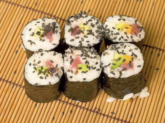 Рецепт роллов с тунцом и овощами