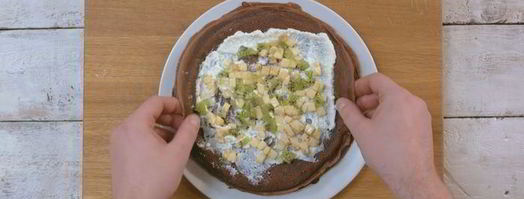 сладкие блинные роллы. Шаг 9