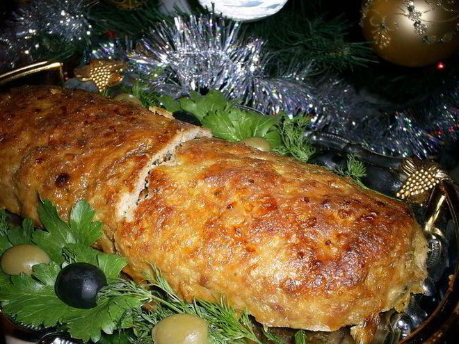 Рецепт аппетитного мясного рулета из фарша с начинкой