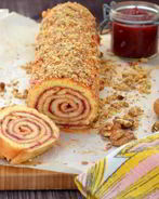 Двойной бисквитный рулет с джемом