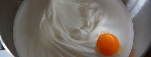 двойной бисквитный рулет с джемом. Шаг 3