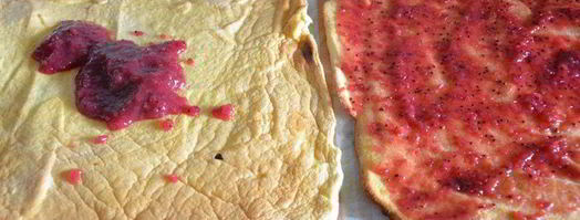 двойной бисквитный рулет с джемом. Шаг 10