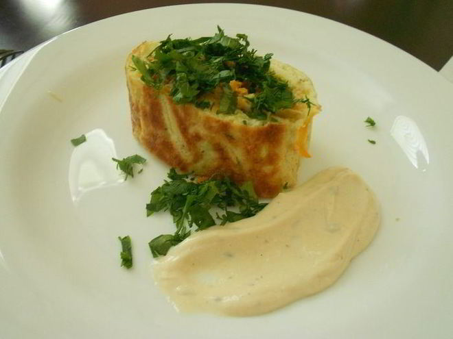 Рецепт кабачкового рулета на основе бисквитного теста с мясом