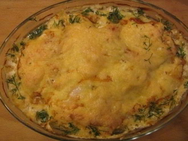 Рецепт куриных рулетиков под сырной корочкой