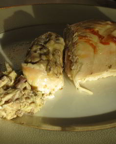 Куриные рулетики с сыром и грибами