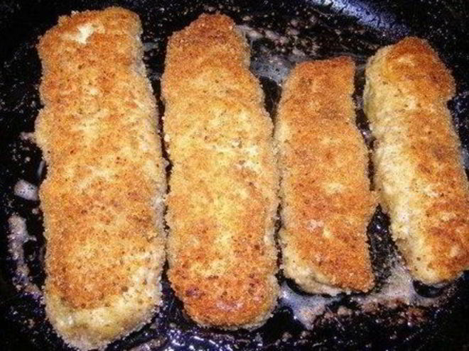 Рецепт куриных рулетов с сыром и грибами в сметане