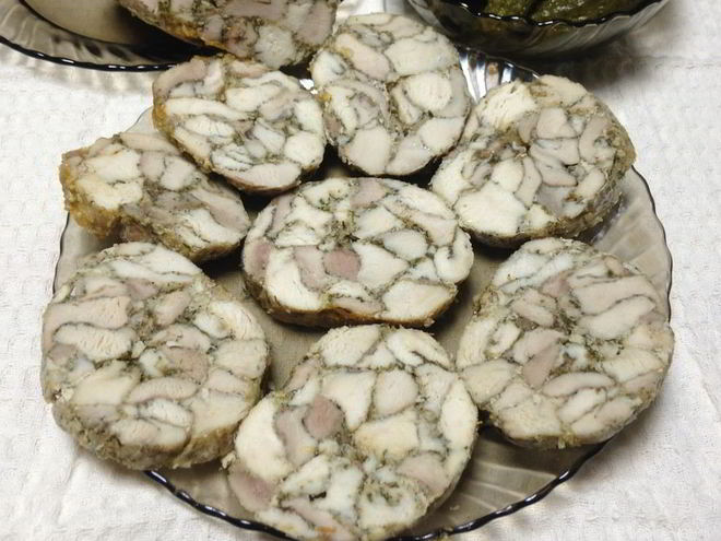 Рецепт мраморного рулета из курицы