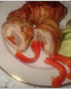 Мясные рулетики с куриной печенью и перцем