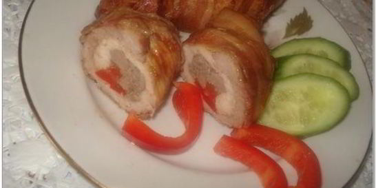 Мясные рулетики с куриной печенью и перцем