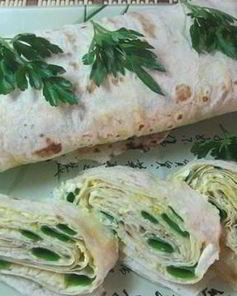 Рулет из лаваша с сыром