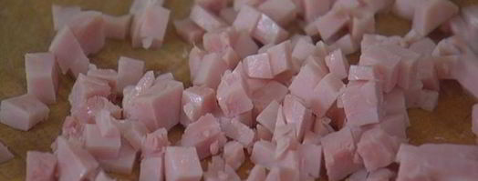 рулет из омлета с ветчиной и сыром. Шаг 3