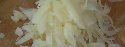 рулет из омлета с ветчиной и сыром. Шаг 4