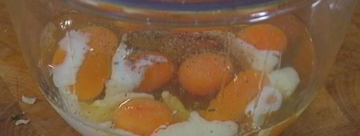 рулет из омлета с ветчиной и сыром. Шаг 6