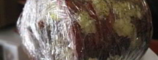 рулет из сала в луковой шелухе. Шаг 8