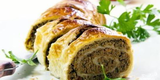 Рулет из слоеного теста